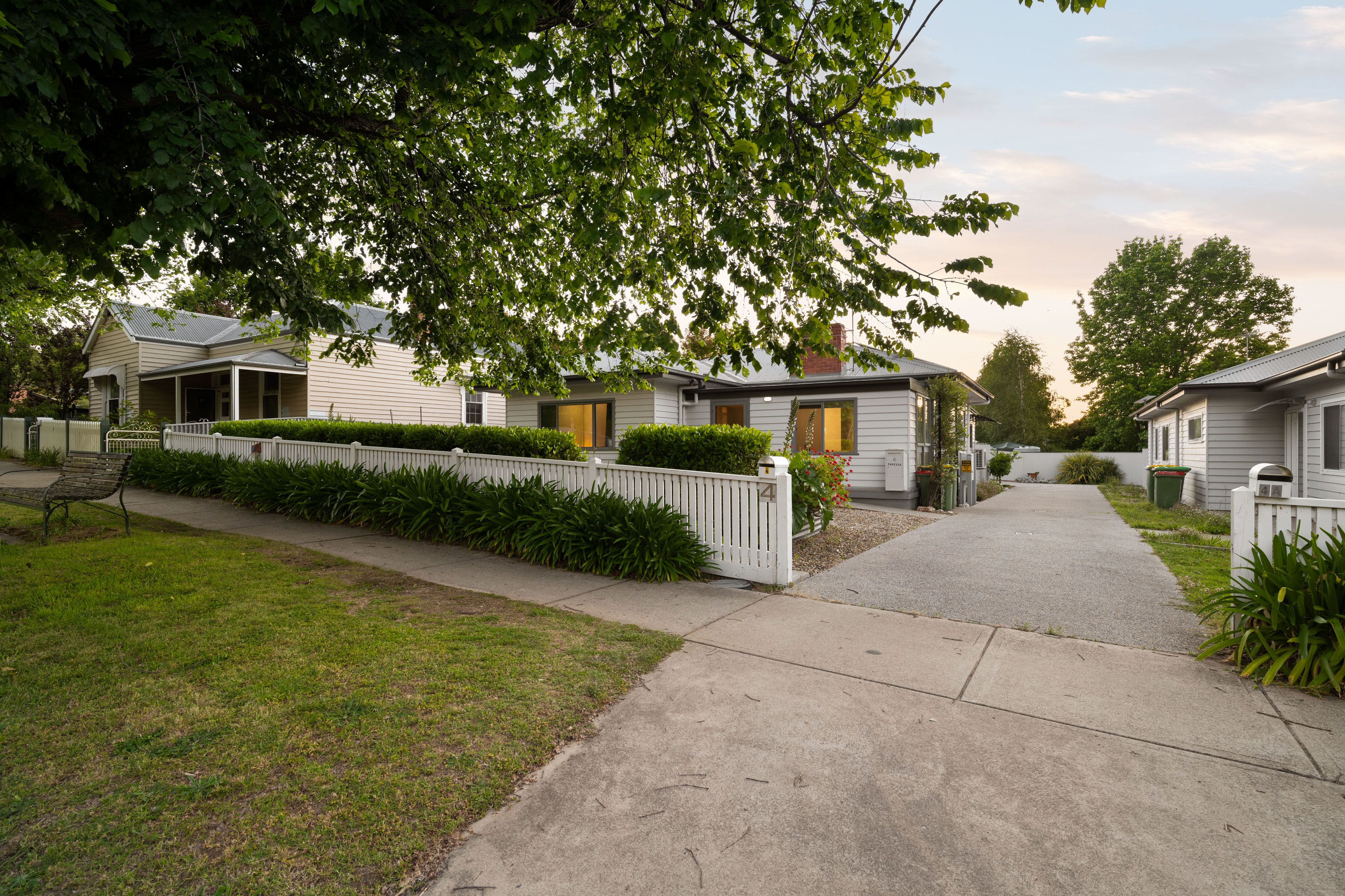 Beechworth Home for Sale $770k - 4 Bed, 3 Bath, 2 Garages, Solar